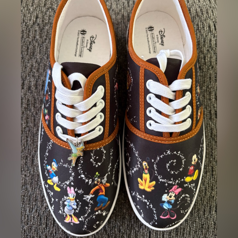 NWOB BRADFORD EXCHANGE DISNEY MAGIC WOMENS CANVAS SNEAKER W/ CHARACTERS SIZE 9.5